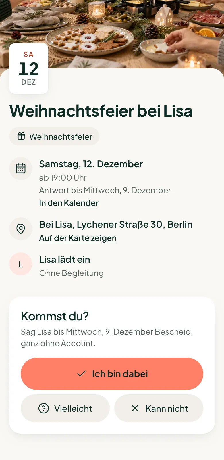 Die Einladung zur Weihnachtsfeier auf dem Handy eines Gastes: Datum, Ort, „Antwort bis“ und die Frage „Kommst du?“